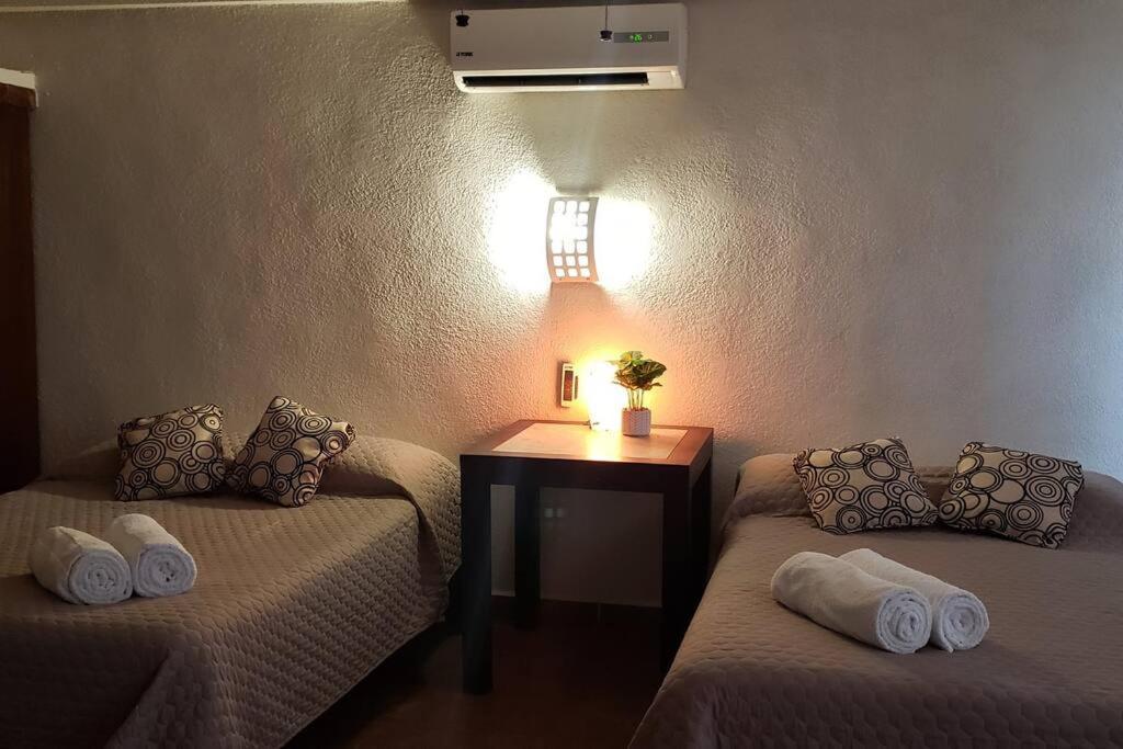 Departamento GRANDE con 2 recamaras con aire 5 camas wifi 115mb, cocina .Cochera techada, #4 Ciudad Valles Exterior foto