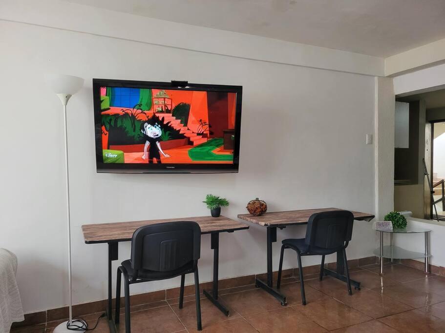 Departamento GRANDE con 2 recamaras con aire 5 camas wifi 115mb, cocina .Cochera techada, #4 Ciudad Valles Exterior foto