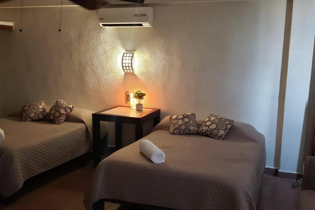 Departamento GRANDE con 2 recamaras con aire 5 camas wifi 115mb, cocina .Cochera techada, #4 Ciudad Valles Exterior foto