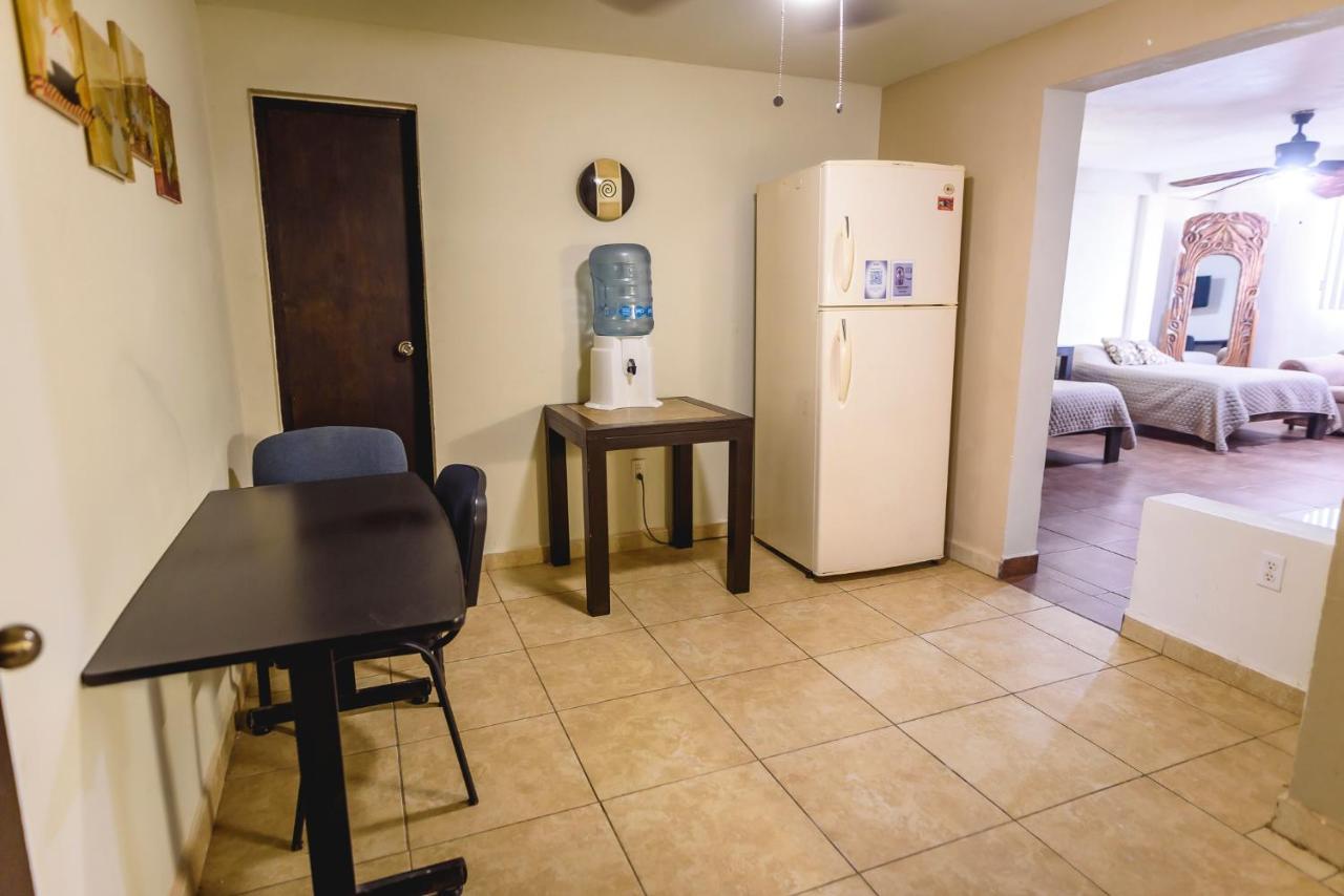 Departamento GRANDE con 2 recamaras con aire 5 camas wifi 115mb, cocina .Cochera techada, #4 Ciudad Valles Exterior foto