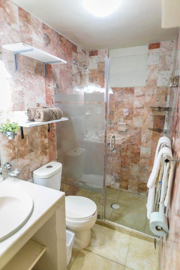 Departamento GRANDE con 2 recamaras con aire 5 camas wifi 115mb, cocina .Cochera techada, #4 Ciudad Valles Exterior foto
