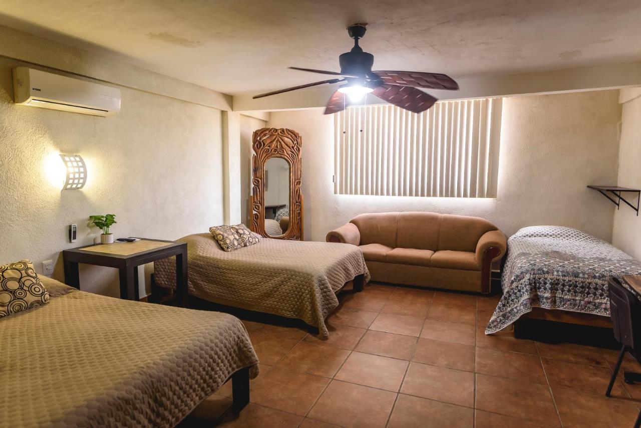 Departamento GRANDE con 2 recamaras con aire 5 camas wifi 115mb, cocina .Cochera techada, #4 Ciudad Valles Exterior foto